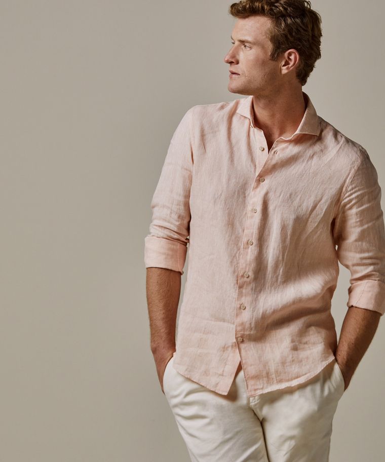 roze blouse mannen